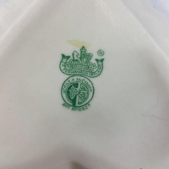 Vintage Belleck Irish Porcelain White Heart Shaped Green Stamped Dish Plate - Picture 5 of 6